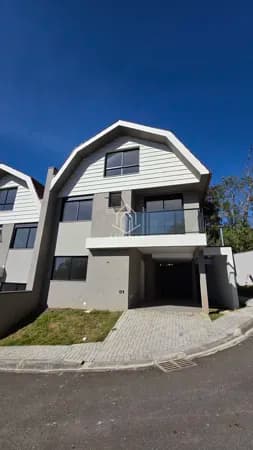 Triplex em condomínio- 146m²- 3 Quartos- Abranches
