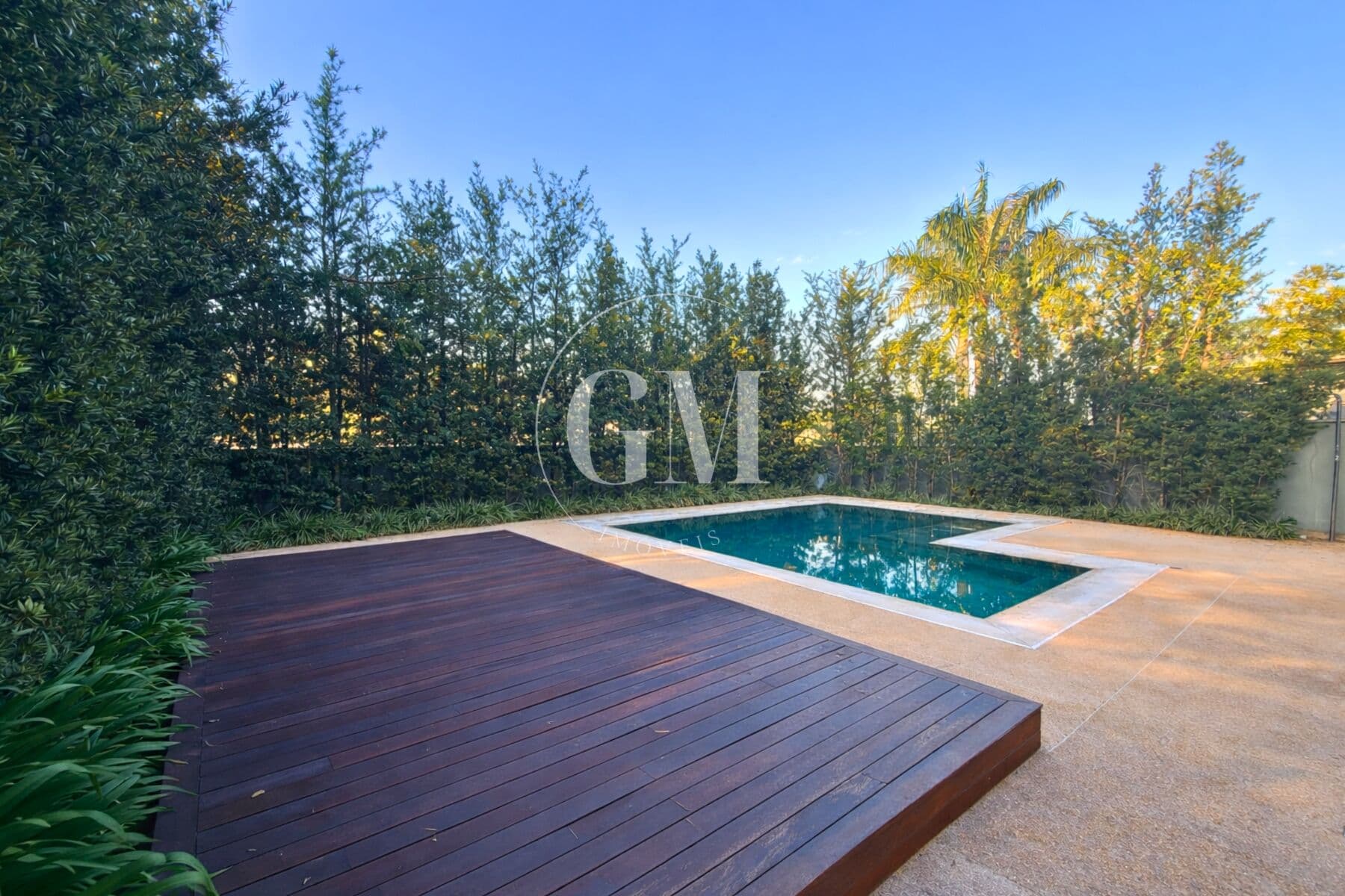 Sobrado de Alto Padrão com 4 Suítes, Piscina Aquecida e Espaço Gourmet | Reserva da Serra