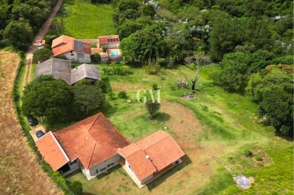 Fazenda/Sítios/Chácaras em Jundiaí - Roseira