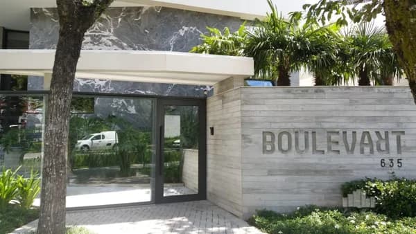 Apartamento Alto Padrão para Venda em Ahú Curitiba-PR