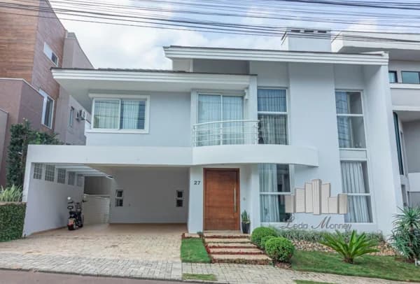 Oportunidade Casa em Condomínio para Venda em Curitiba-PR