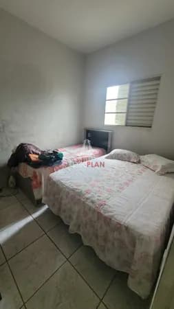 Casa à Venda no Santa Maria com 2 dormitórios e garagem para 3 carros por R$270.000.