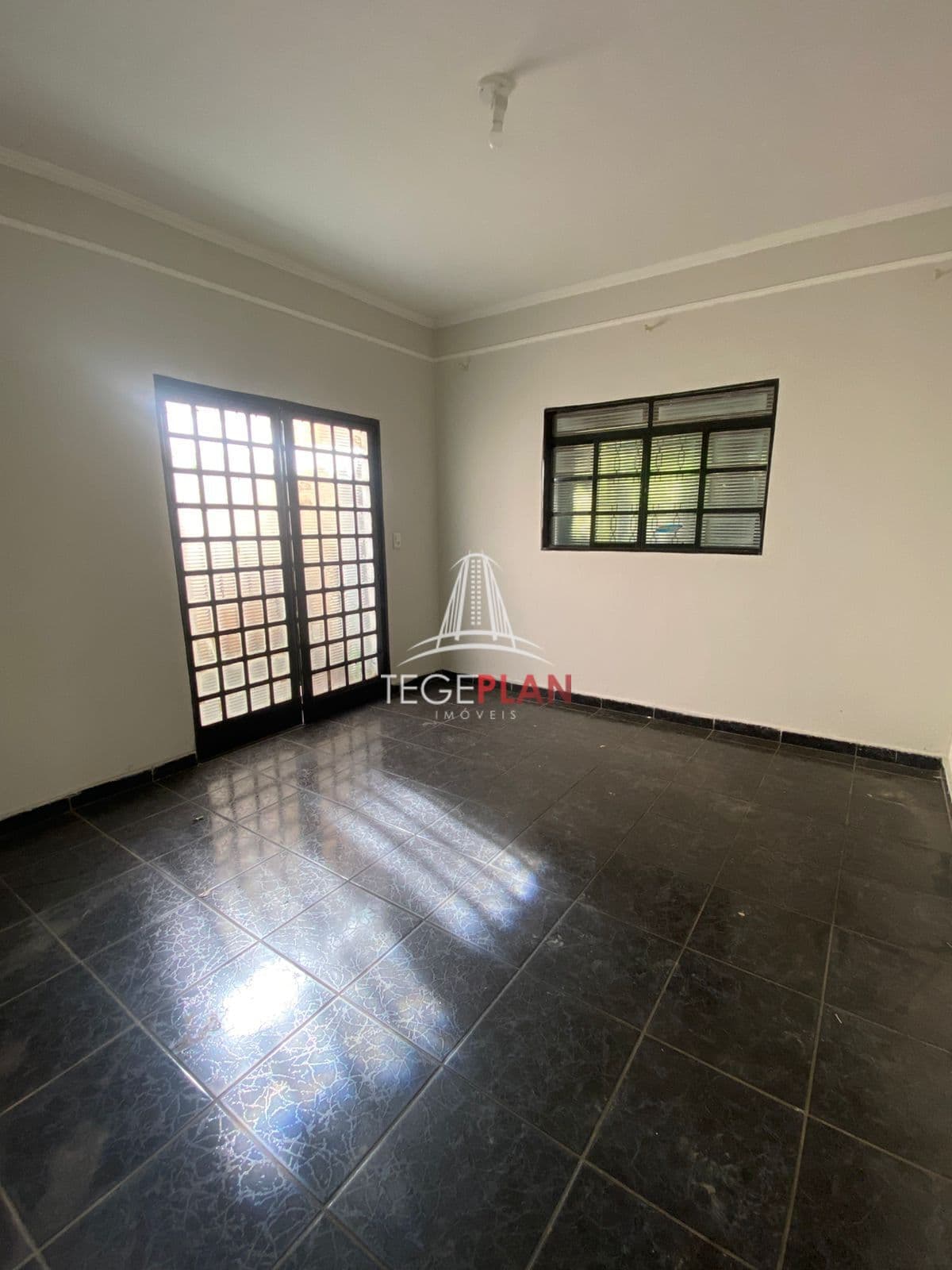 Sobrado à Venda no Eldorado - Franca SP com 3 Quartos por apenas R$350.000