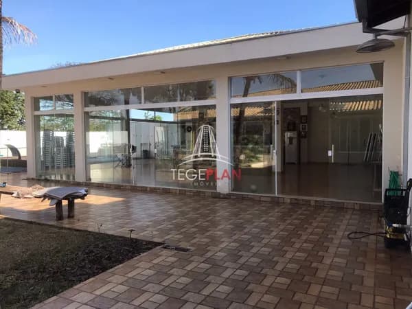 Chácara à Venda na Rodovia Três Porteiras em Franca/SP com 4 Suítes por R$2.300.000