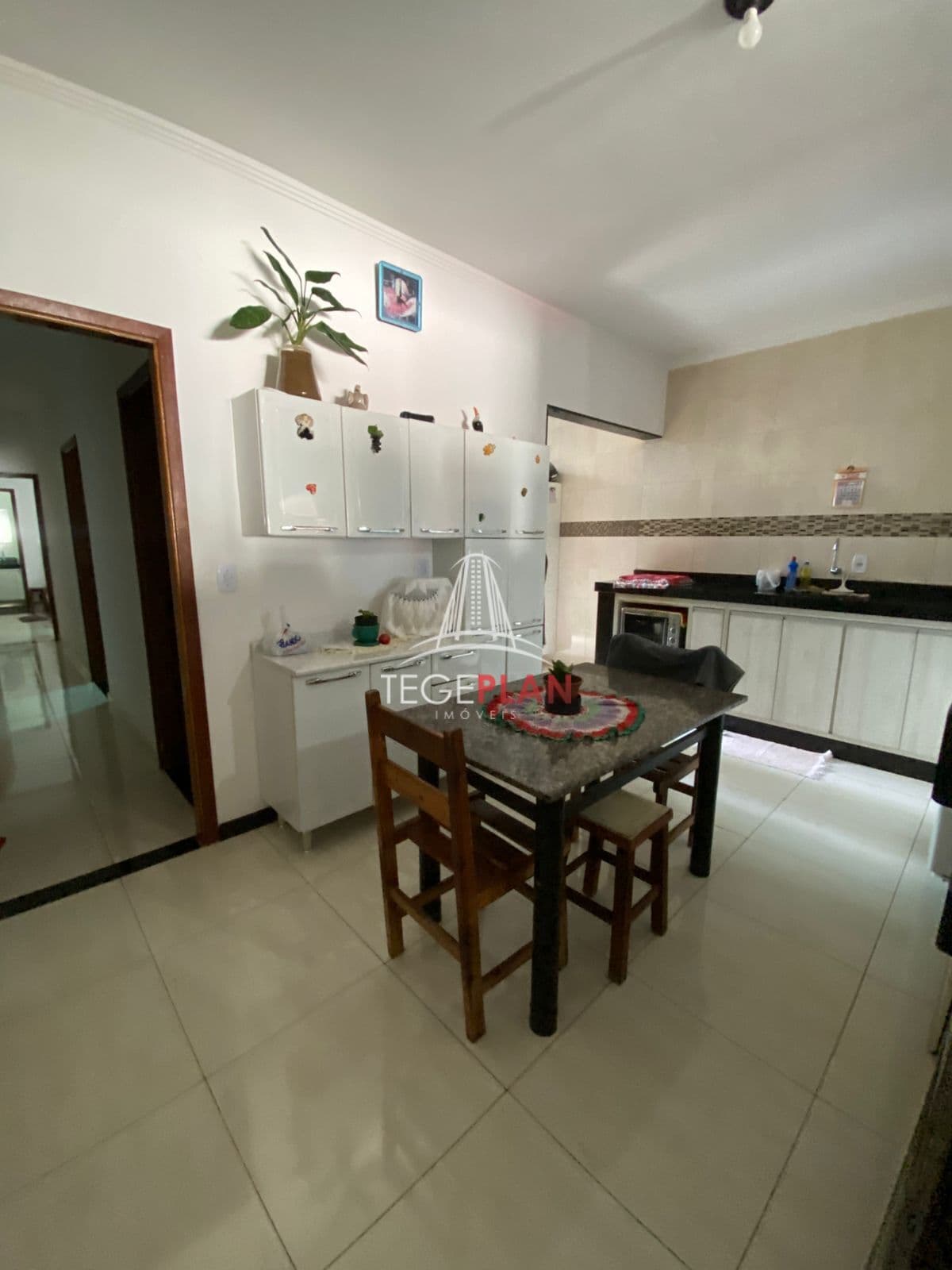 Casa à Venda no Polo Clube com 2 dormitórios (1 suíte) por apenas R$350.000.