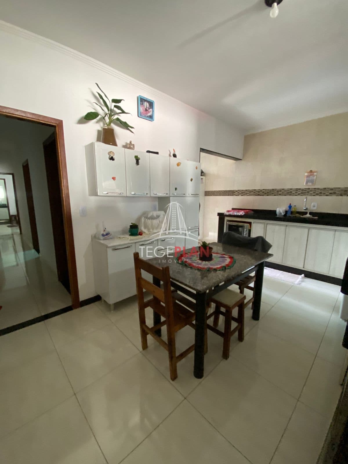 Casa à Venda no Polo Clube com 2 dormitórios (1 suíte) por apenas R$350.000.