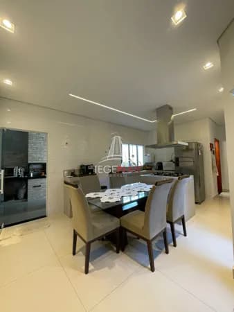 Casa à Venda no Ana Dorothea com 3 Quartos por apenas R$650 mil