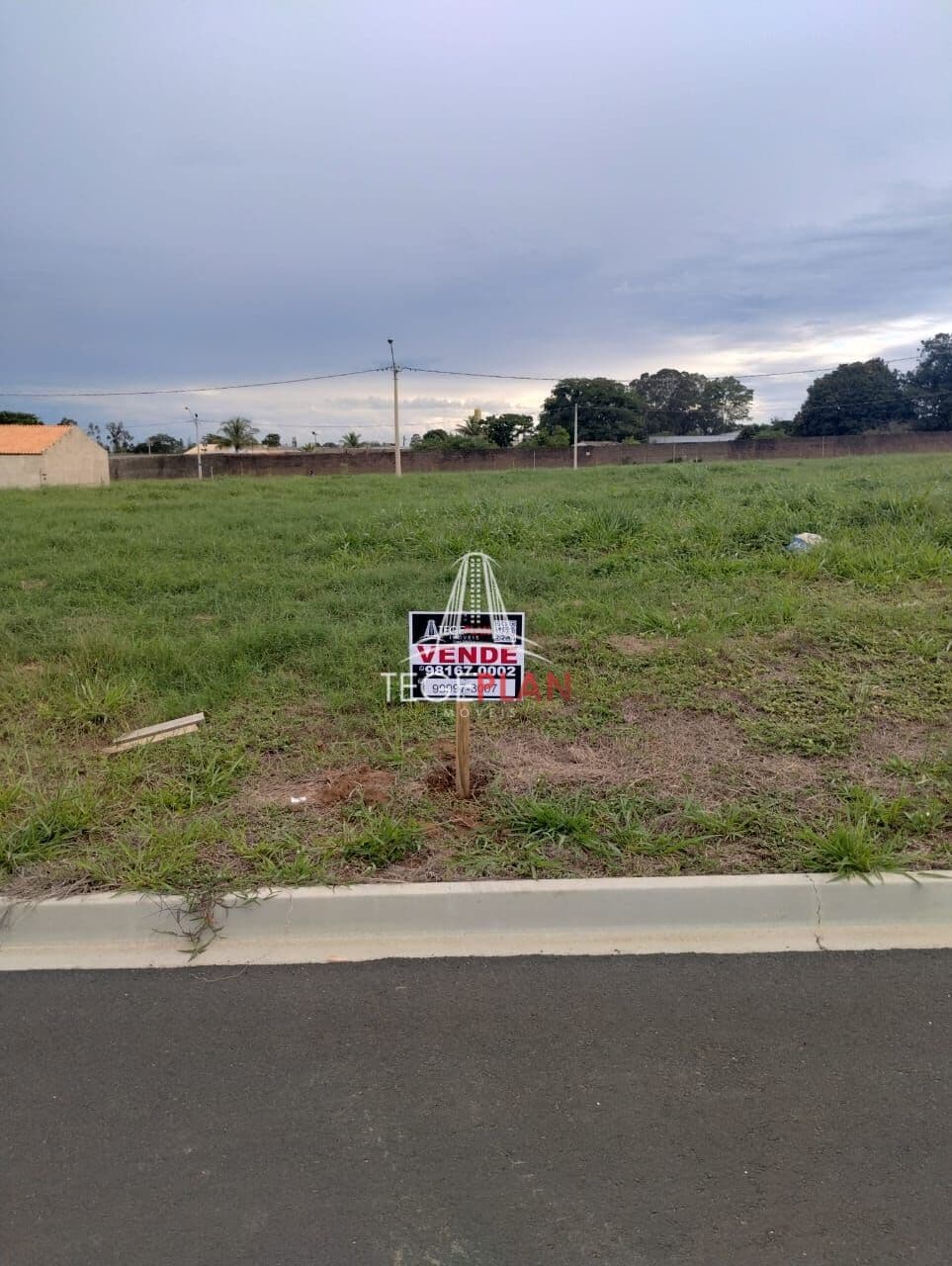 Terreno de 160m² à Venda no Loteamento Abaeté por apenas R$ 155 mil.