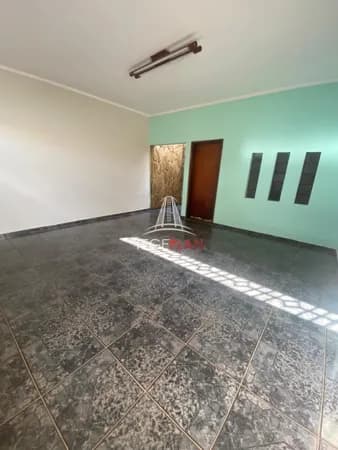 Casa à Venda no Jardim Barão em Franca com 3 Quartos por apenas R$390 mil.