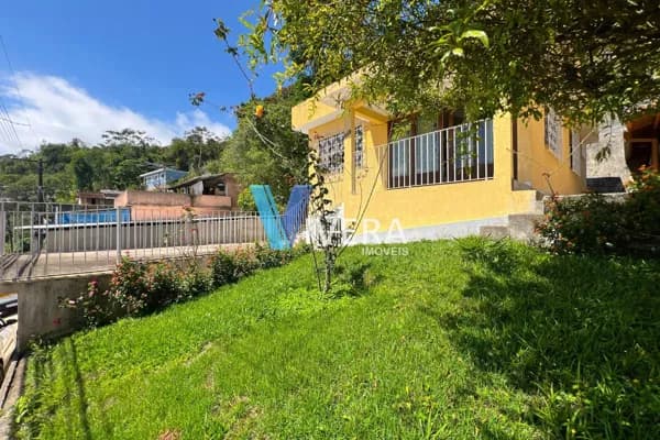 Casa com 2 dormitórios à venda, 76 m² por R$ 498.000,00 - Vila Muqui - Teresópolis/RJ