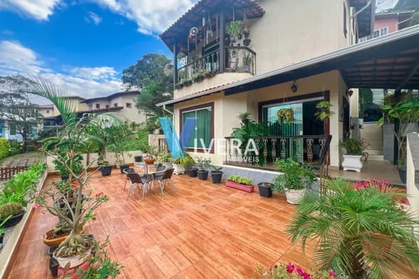 Casa com 4 dormitórios à venda, 178 m² por R$ 764.000,00 - Vargem Grande - Teresópolis/RJ