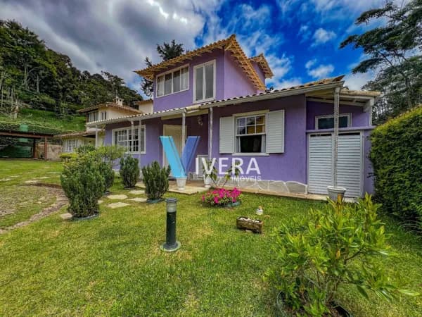 Casa com 3 dormitórios à venda, 128 m² por R$ 850.000,00 - Albuquerque - Teresópolis/RJ
