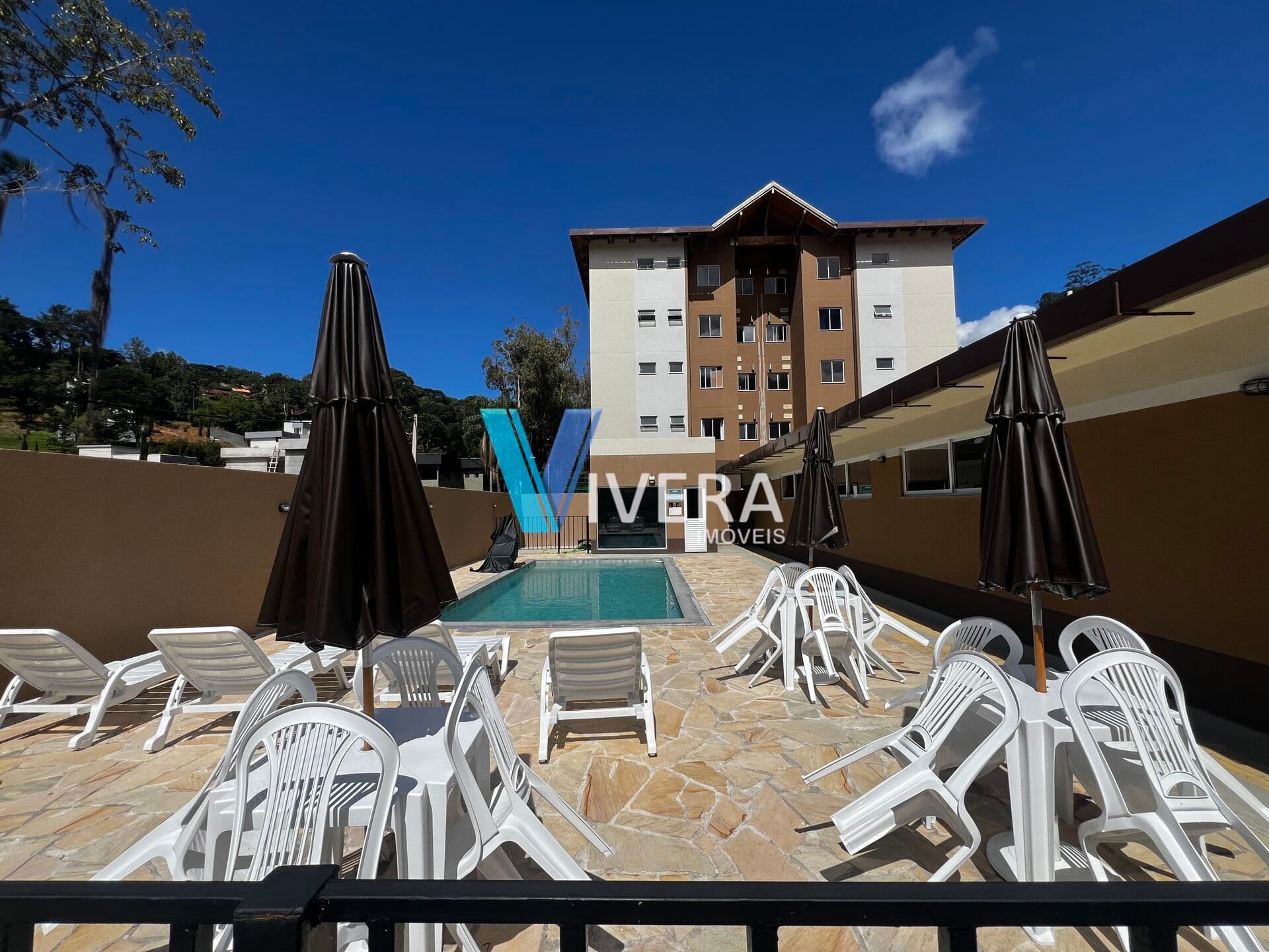 Seu Refúgio em Teresópolis: Apartamento com Suíte e Lazer Completo