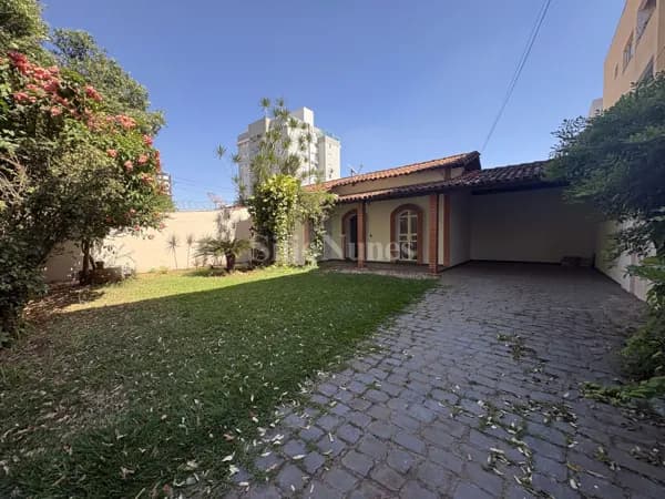 Casa Sobrado no bairro Santa Maria, Uberlândia/MG