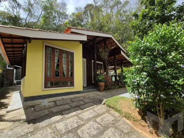Casa a venda no Vale do Cuiabá, Petrópolis/RJ