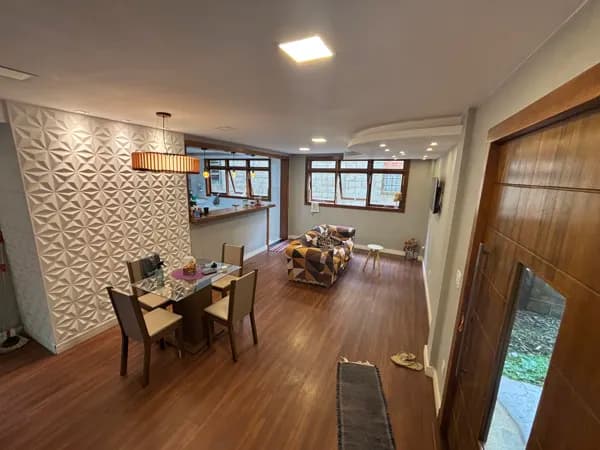Casa em Petrópolis - Carangola