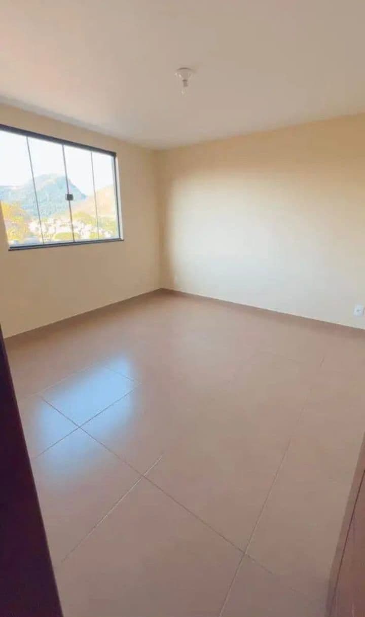 Casa ampla em vila tranquila e familiar