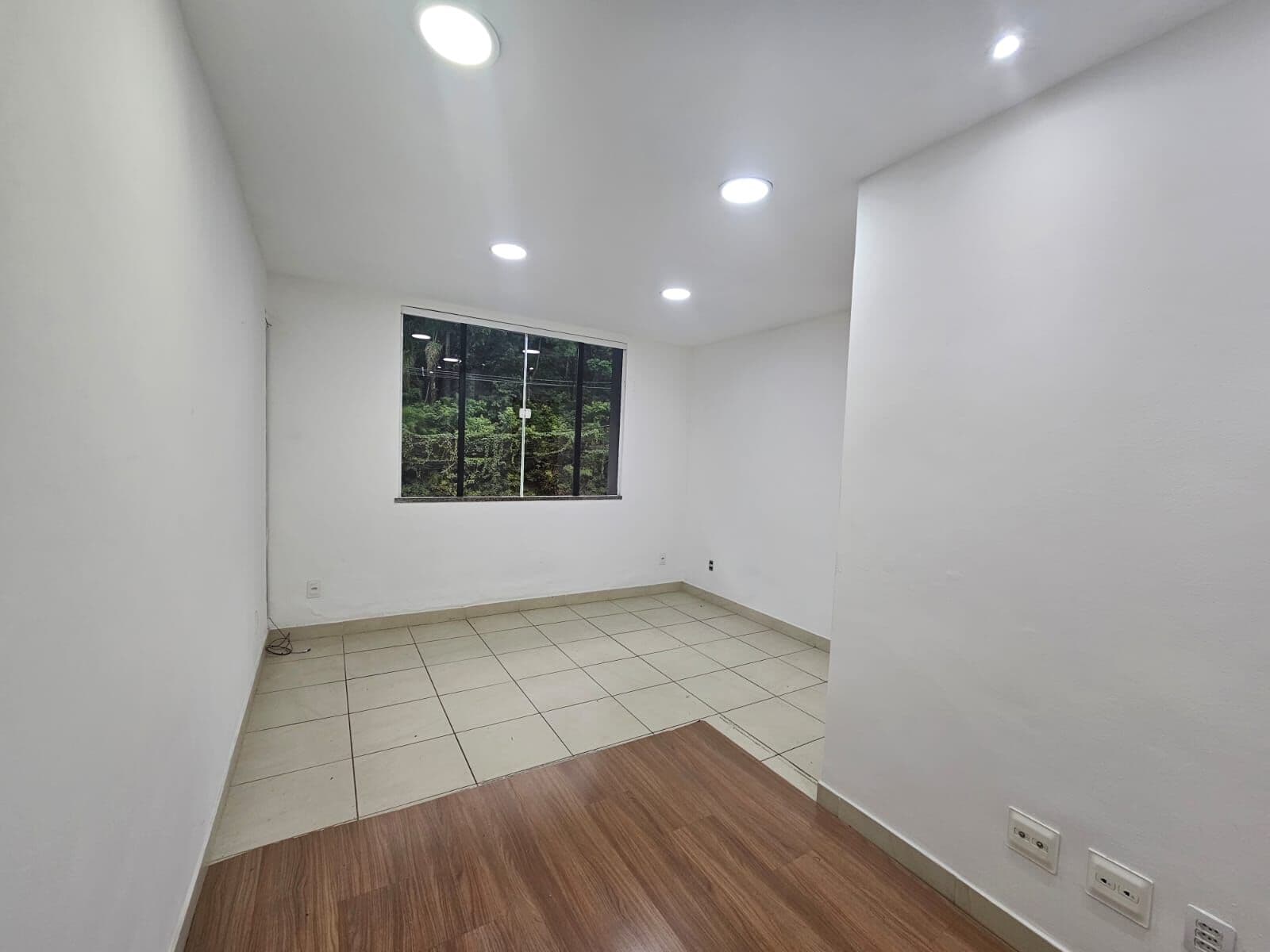 Sala Comercial em Nogueira, Petrópolis/RJ