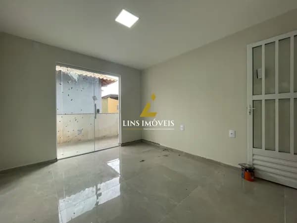 Casa à Venda na Rua Cerqueira Daltro, R$ 240.000, 2 quartos com suíte, Cascadura, RJ