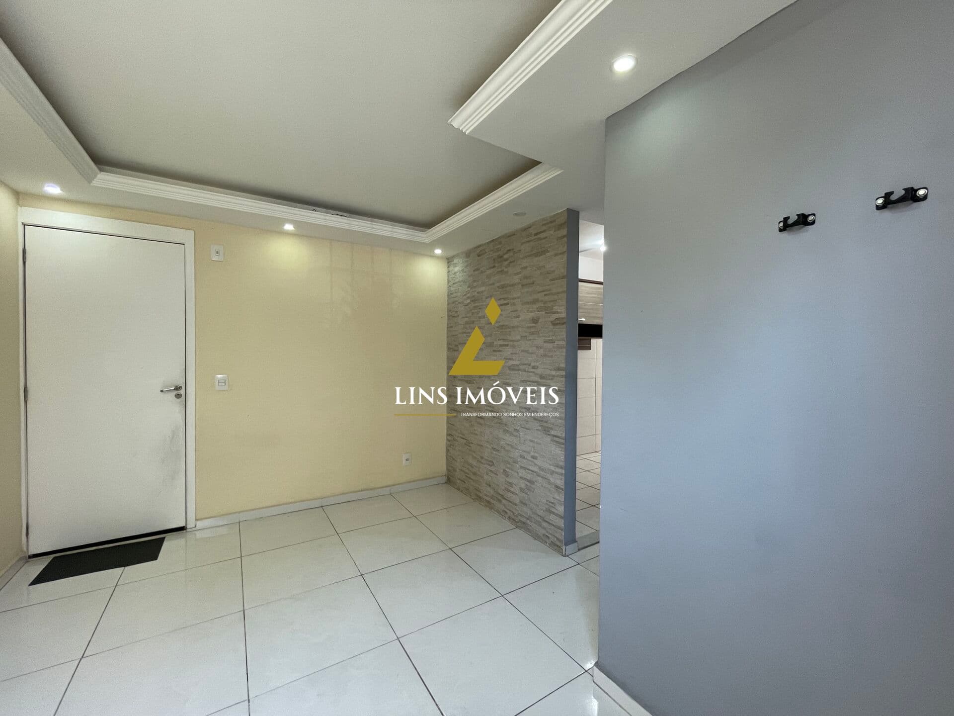 Excelente oportunidade no CONDOMÍNIO COMPLETO ZONA NORTE - Rua Moacir de Almeida, RJ / Apartamento Térreo, Lazer completo - 02 Quartos c/ Vaga de Garagem | 43 m².