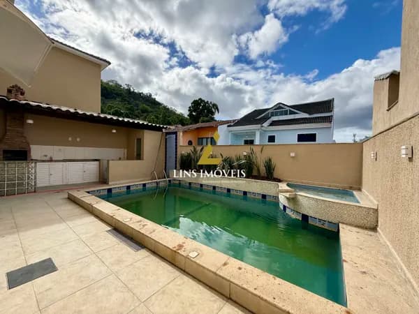 Casa com Piscina e 4 Quartos no Bosque dos Ipadus — Financiamento Direto com o Proprietário!