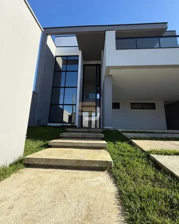 Sobrado de Alto Padrão no Bairro das Capitais em Timbó