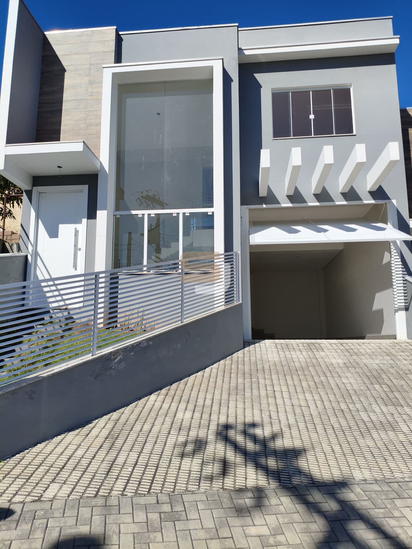 Sobrado Alto Padrão com 3 Quartos - Escola Agrícola - Blumenau