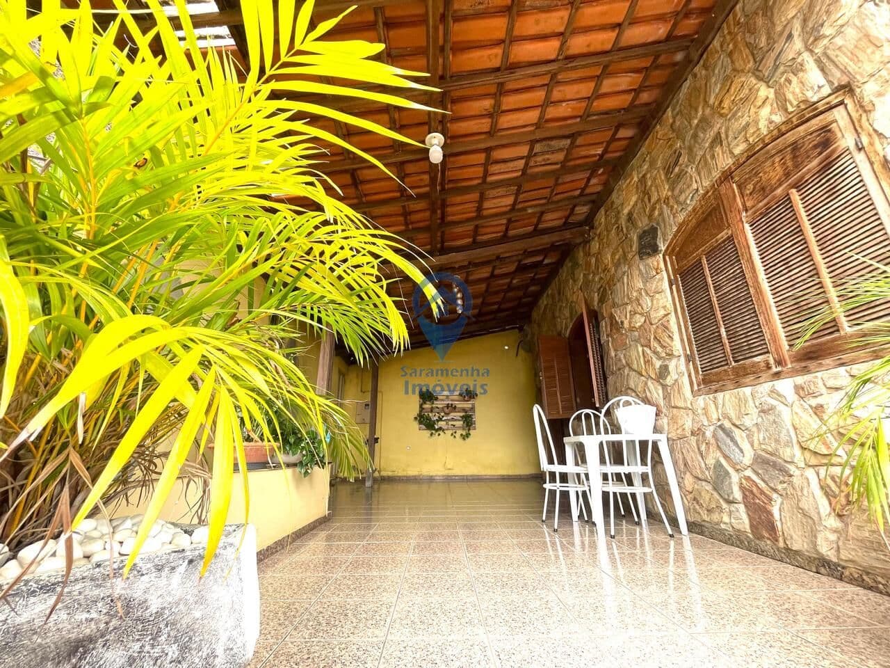 CASA COLONIAL ESPAÇOSA NO BAIRRO CANAÃ