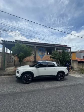 EXCELENTE OPORTUNIDADE DE NEGOCIO DE UMA CASA E MAIS 6 KITNETES NO BAIRRO RIBEIRO DE ABREU.