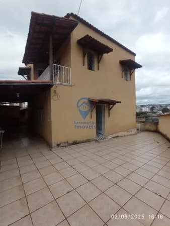 Casa à Venda no Planalto 🏠