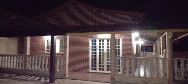 MARAVILHOSA CASA NO BAIRRO VARZEA DO SOLAR II EM CAPIM BRANCO