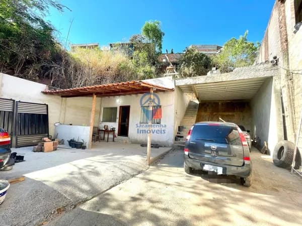 Casa no Bairro Monte Calo próximo ao Fórum de Santa Luzia