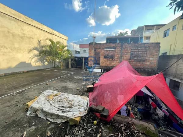 OPORTUNIDADE DE LOTE COM CASAS COM ESCRITURA E REGISTRO NO BAIRRO TUPI