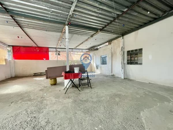 Casa no Bairro Jardim Felicidade, divisa com a Furquim Werneck (área comercial)