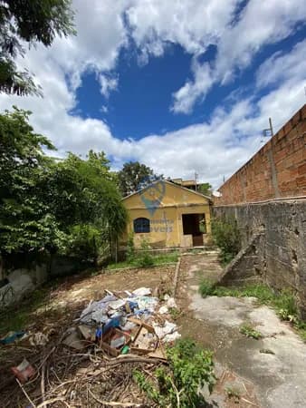 EXCELENTE OPORTUNIDADE DE UM LOTE DE APROXIMADAMENTE 350m², COM UMA CASA NO BAIRRO SÃO JOAO BATISTA EM SANTA LUZIA
