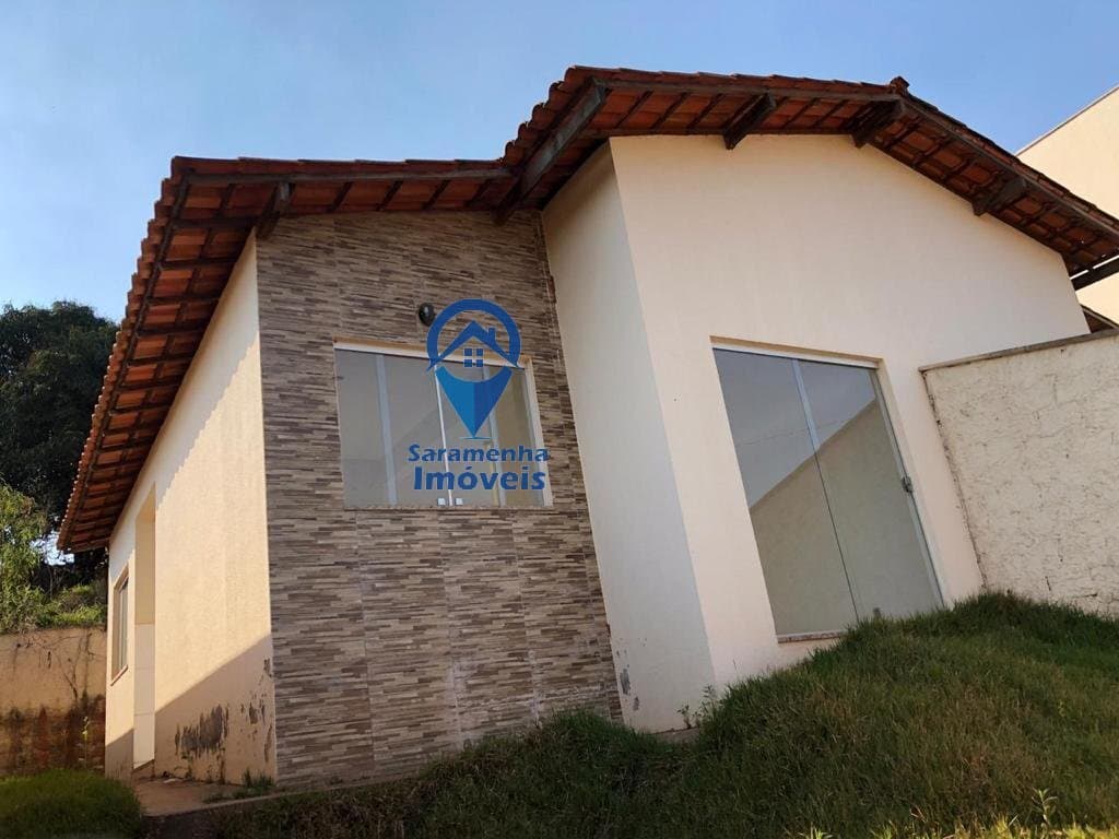 Casa Geminada para Venda em Centro Mateus Leme-MG