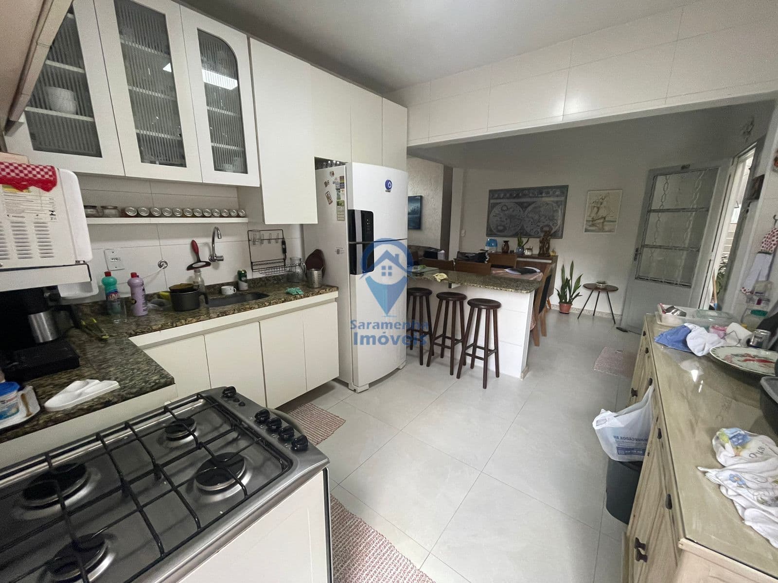 CASA EM BH DE 3 QUA, 01 SUITE, VARANDA, QUINTAL, TERRAÇO E VAGA PARA 02 CARROS,
