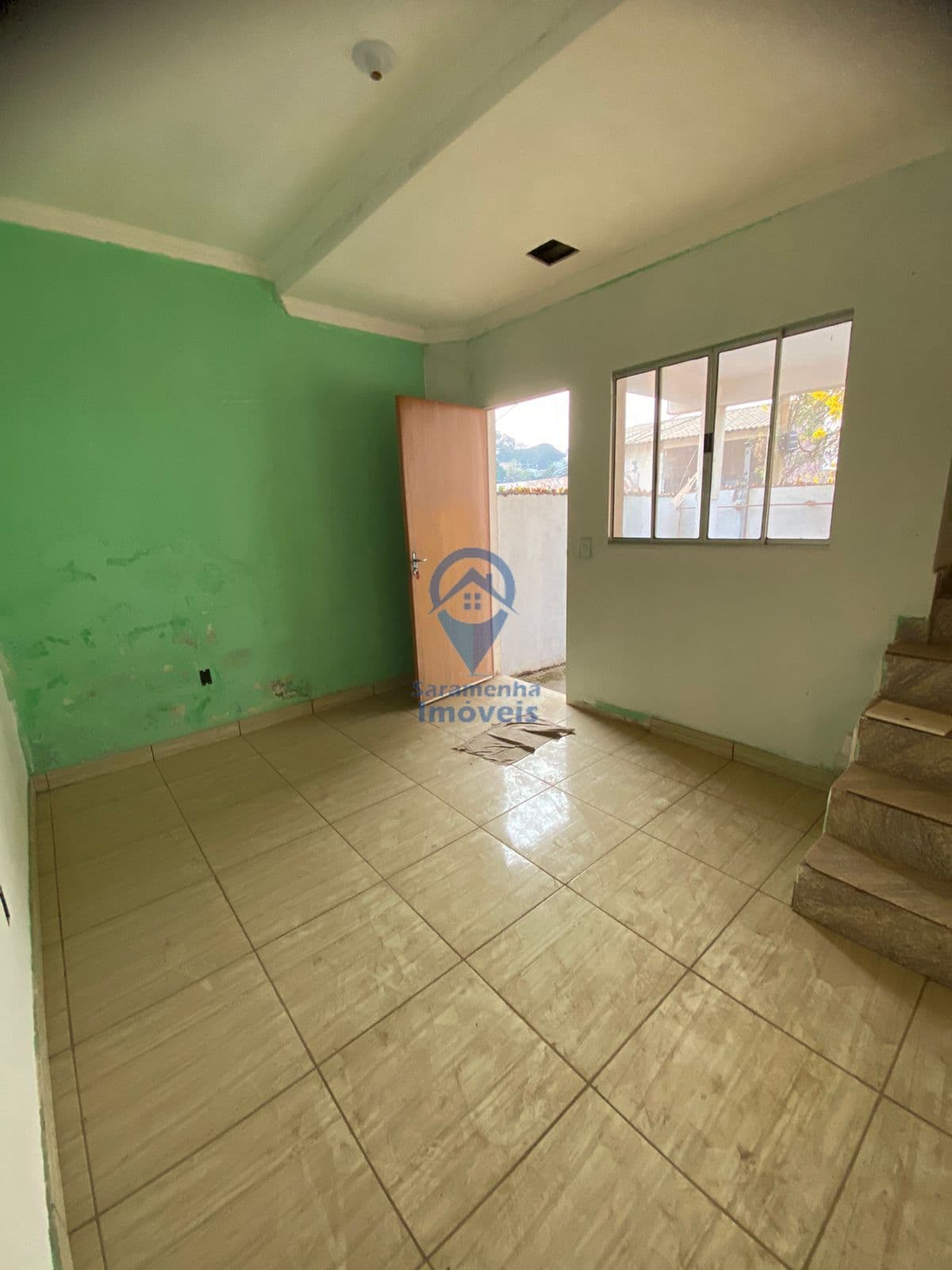EXCELENTE CASA GEMINADA COMPOSTA POR 02 QUARTOS, SUITE, VARANDA E VAGA DE GARAGEM.