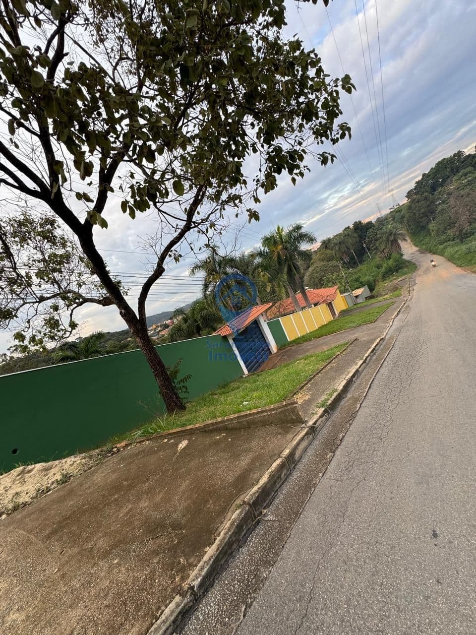 MARAVILHOSO SITIO DE APROXIMADAMENTE 5.000,00m² COM QUATRO CASAS AMPLAS NO BAIRRO LIBERDADE EM SANTA LUZIA - MG