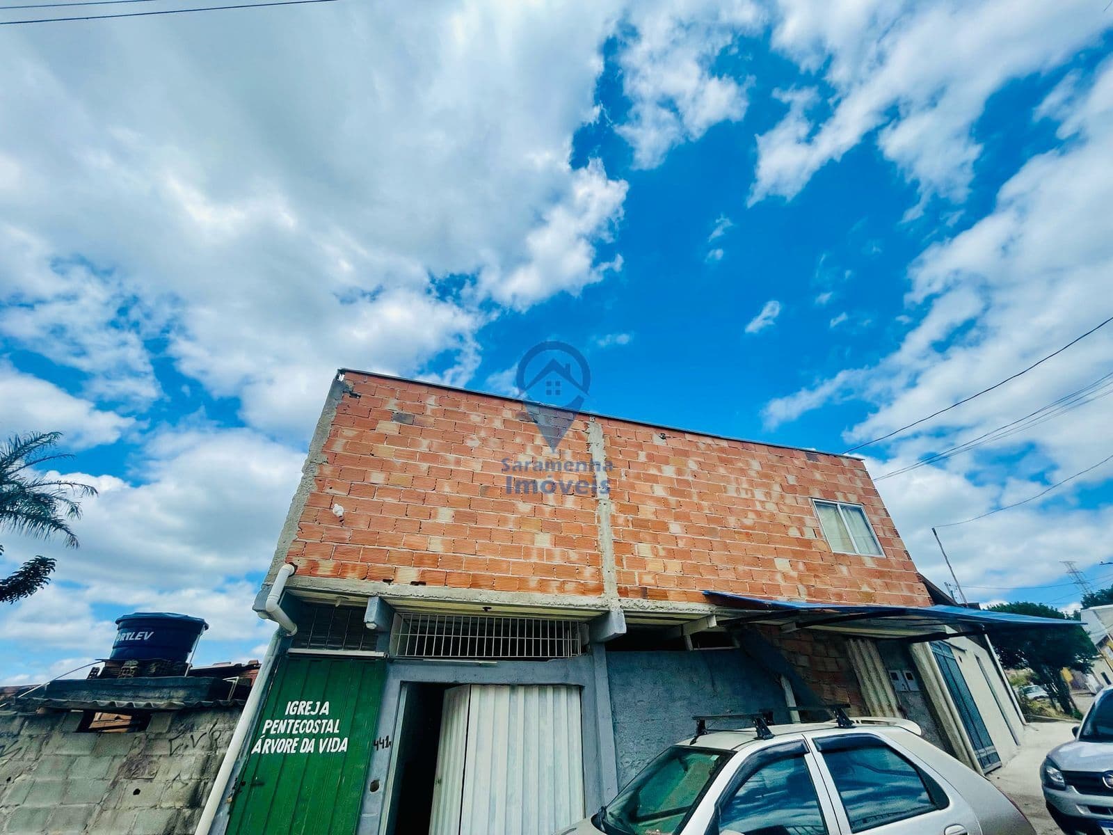 Casa com salão comercial no Bairro Nápoli - Ribeirão das Neves