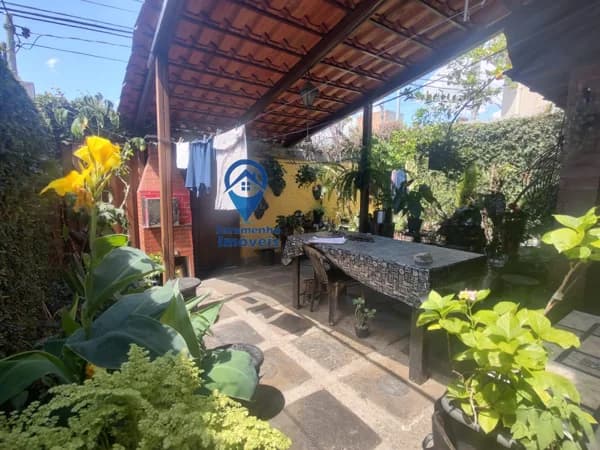 Casa Padrão para Venda em LAJEDO Belo Horizonte-MG