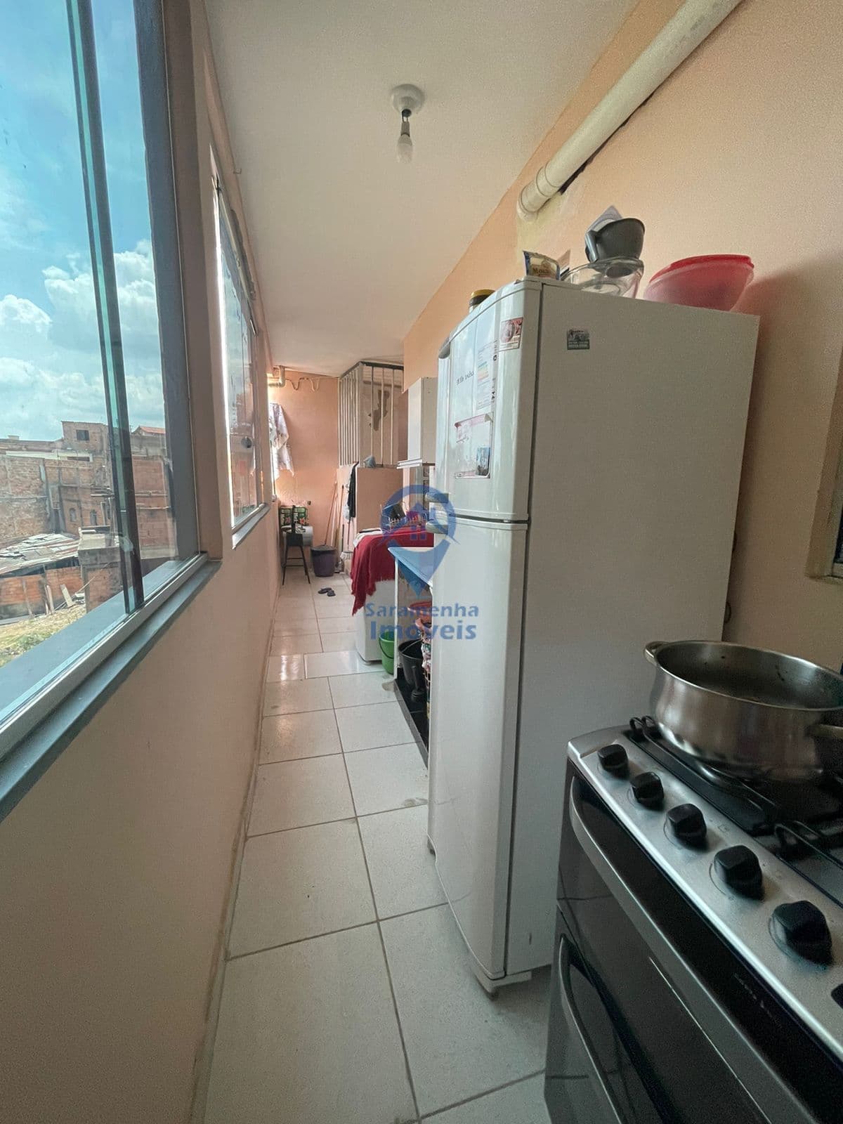APARTAMENTO ESTILO CASA COM 02 QUARTOS, VARANDA E VAGA NO JARDIM GUANABARA.