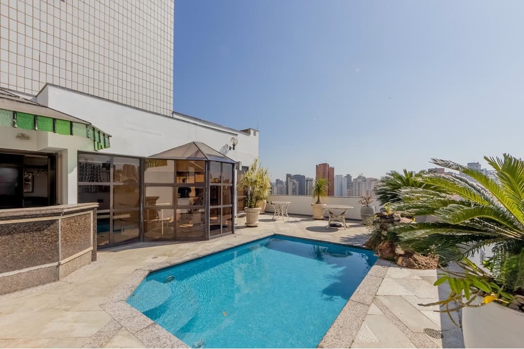 Cobertura com 3 Quartos e 5 banheiros à Venda em Moema, 472 m²