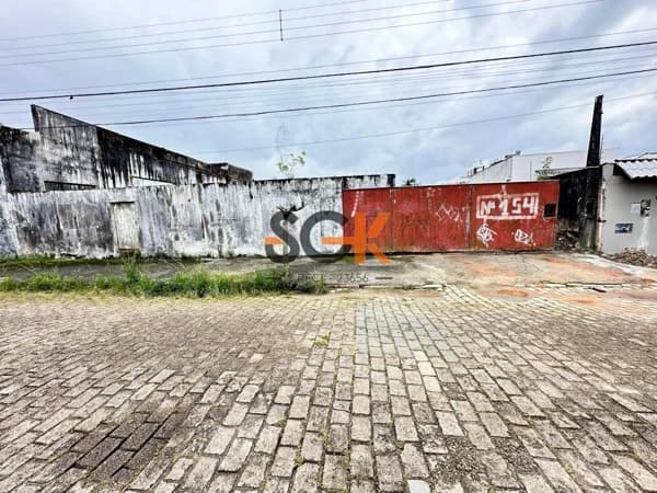 Terreno à venda no bairro Anita Garibaldi em Joinville/SC