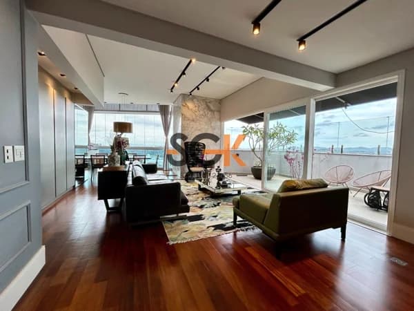 Cobertura Alto Padrão no Residencial Safira – 278 m² Privativos no Centro de Joinville