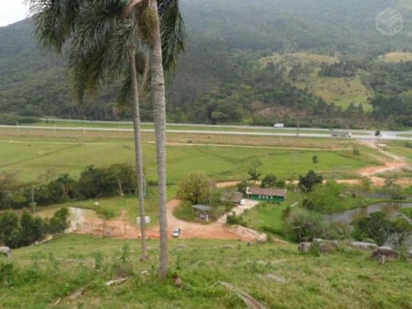 Fazenda Exclusiva com Frente para a BR-101 entre Paulo Lopes e Garopaba | 150 ha de Potencial e Natureza