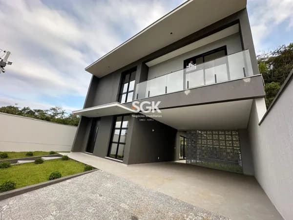 Sobrado Novo com 3 Suítes no Itinga | 185m² e 2 Vagas em Araquari