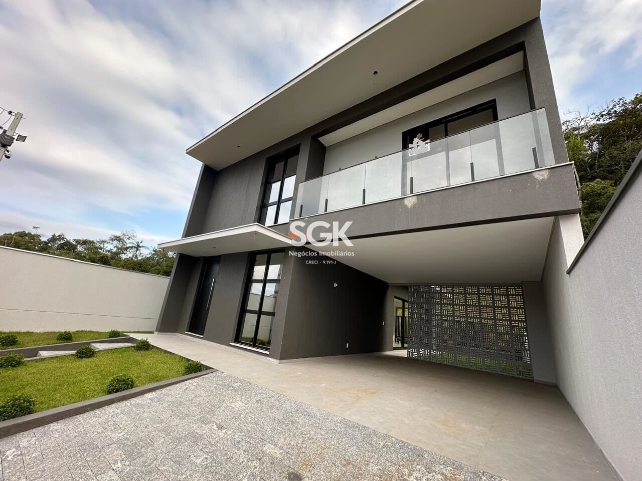 Sobrado Novo com 3 Suítes no Itinga | 185m² e 2 Vagas em Araquari