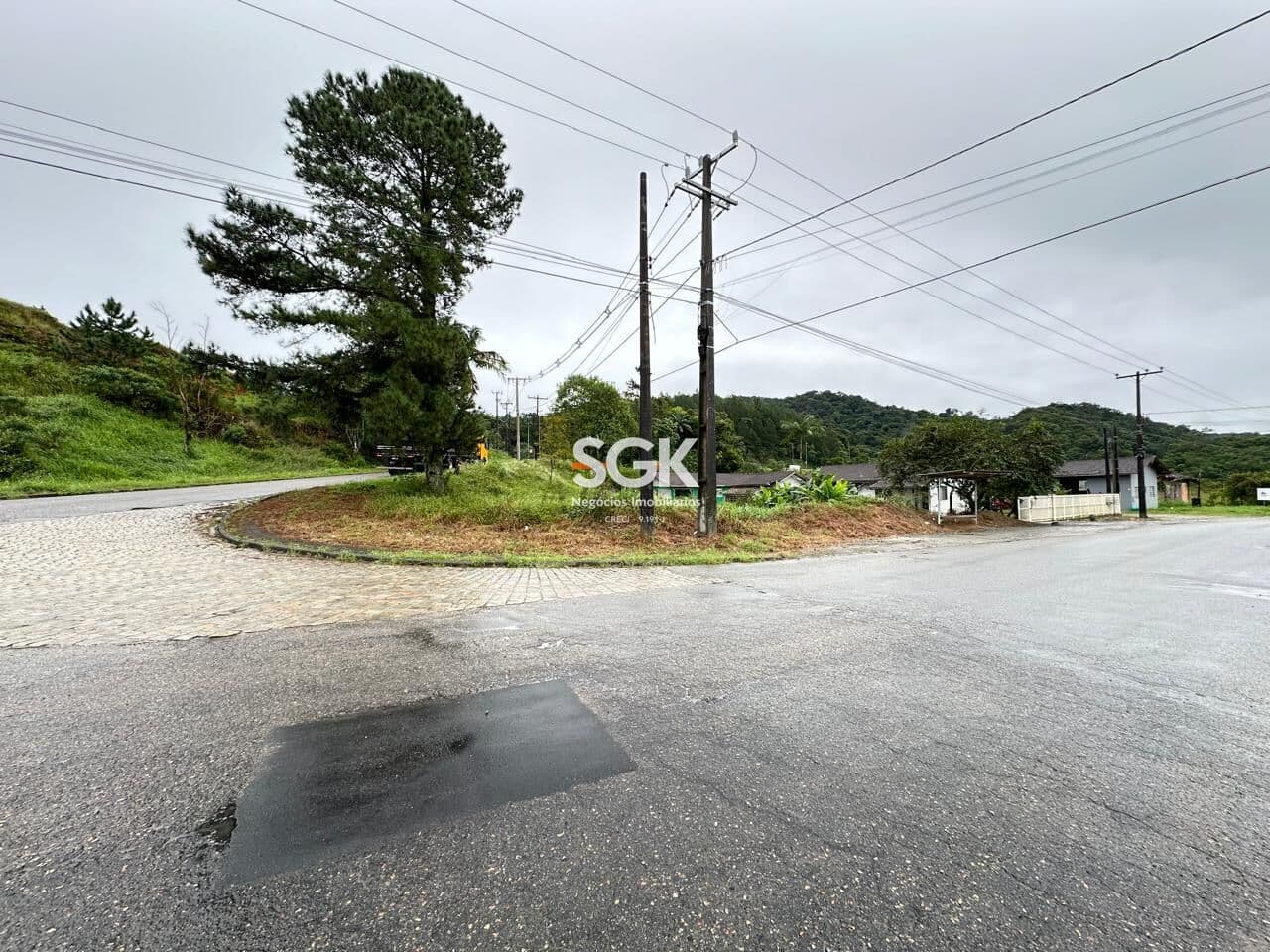 Terreno Urbano de Esquina com Projeto Aprovado para Galpão – Acesso Direto à BR-101 | Rio Bonito