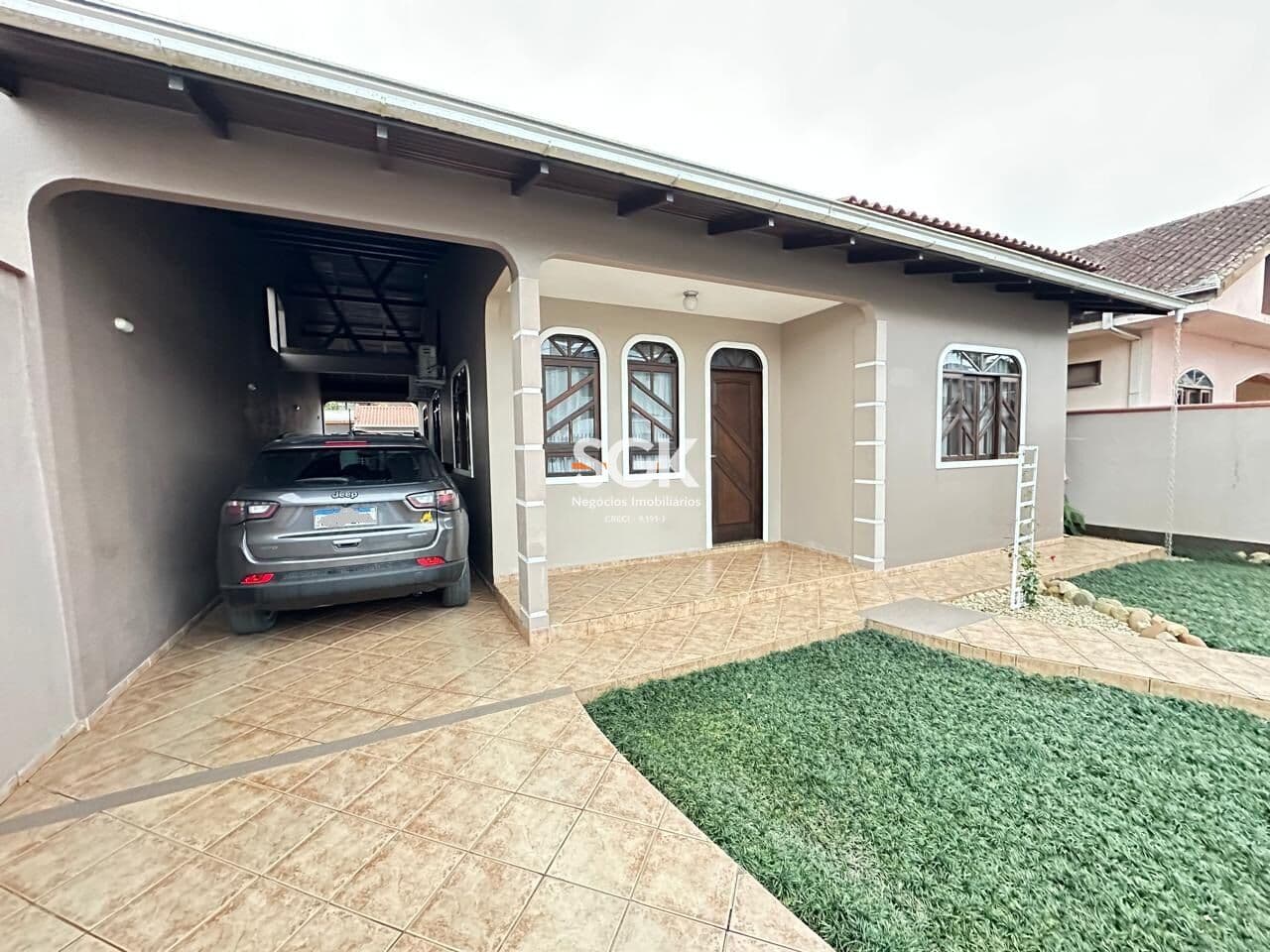 Casa com Piscina e Espaço Gourmet no Bairro Nova Brasília – Conforto e Lazer em Joinville